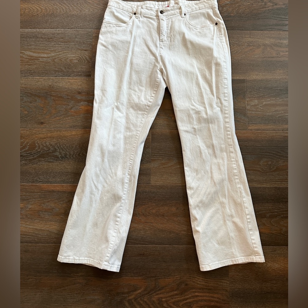 Smith’s Egyptian White Stretch Flare Jeans size 16